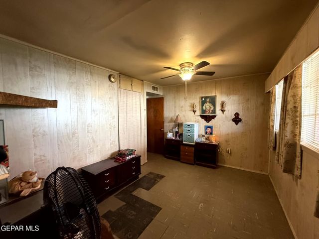 228 MANGO Road, El Paso, TX 79915