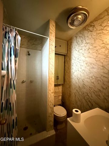 228 MANGO Road, El Paso, TX 79915