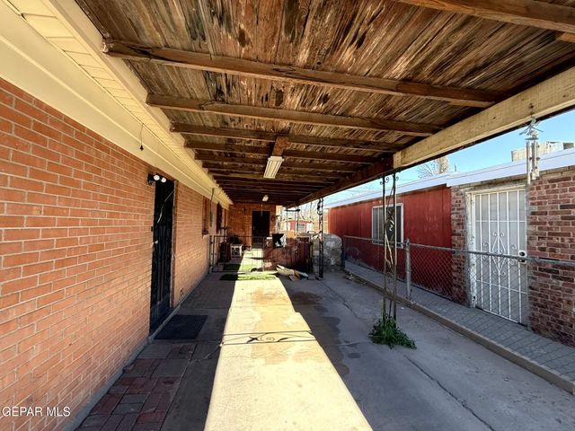228 MANGO Road, El Paso, TX 79915