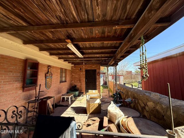 228 MANGO Road, El Paso, TX 79915