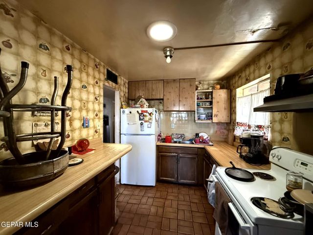 228 MANGO Road, El Paso, TX 79915