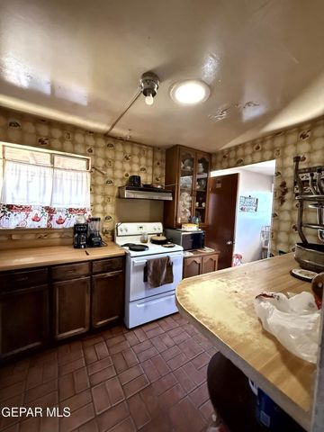 228 MANGO Road, El Paso, TX 79915