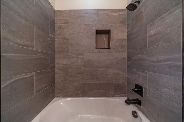 1030 W Gandy Street, Denison, TX 75020