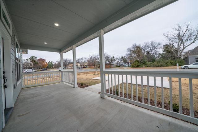 1030 W Gandy Street, Denison, TX 75020