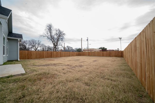 1030 W Gandy Street, Denison, TX 75020
