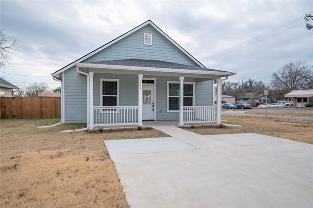 1030 W Gandy Street, Denison, TX 75020