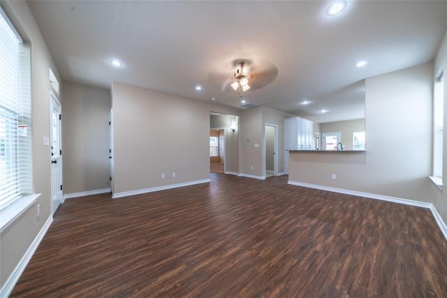 1030 W Gandy Street, Denison, TX 75020