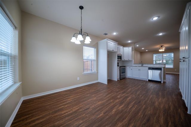 1030 W Gandy Street, Denison, TX 75020