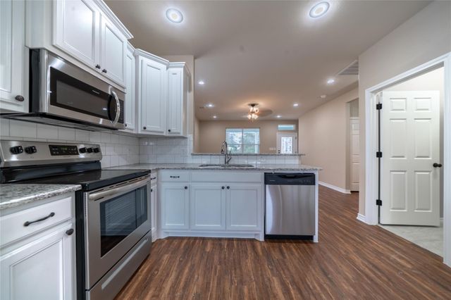 1030 W Gandy Street, Denison, TX 75020