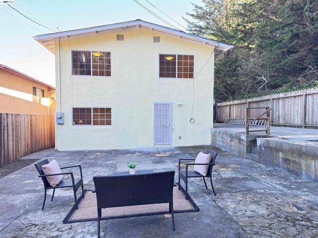 908 Higate Dr, Daly City, CA 94015
