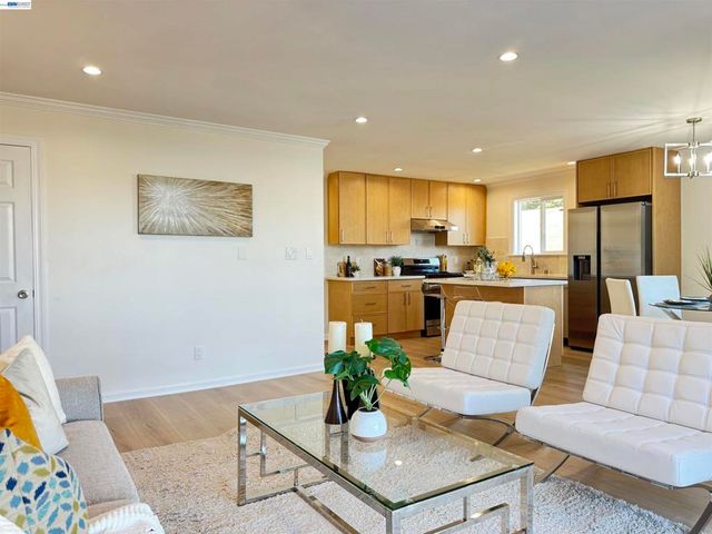 908 Higate Dr, Daly City, CA 94015