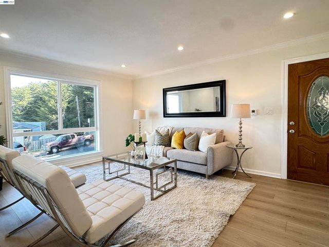 908 Higate Dr, Daly City, CA 94015