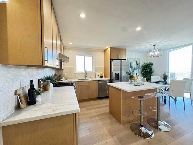 908 Higate Dr, Daly City, CA 94015
