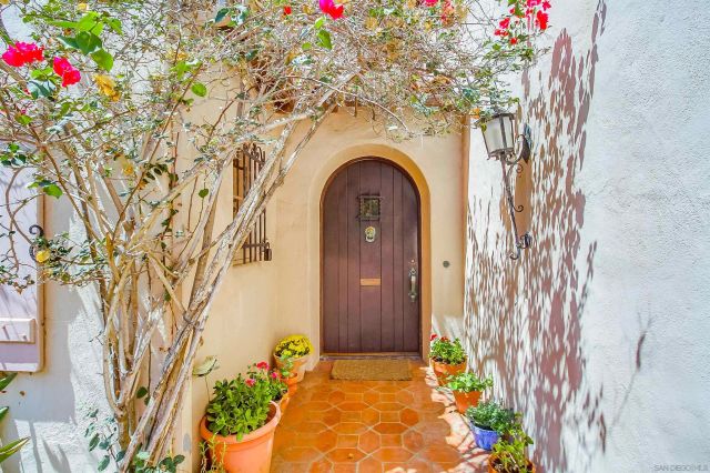 2854 Albatross Street, San Diego, CA 92103