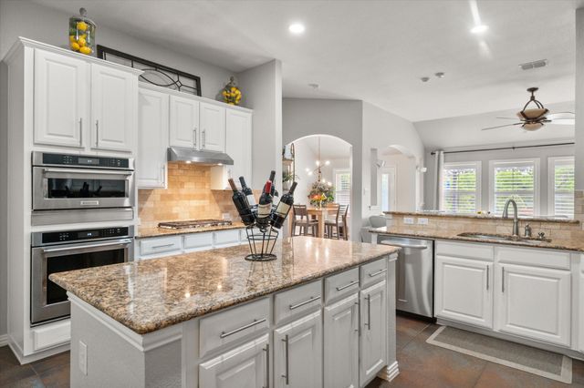 905 Killian Drive, Mansfield, TX 76063