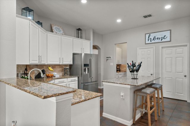 905 Killian Drive, Mansfield, TX 76063