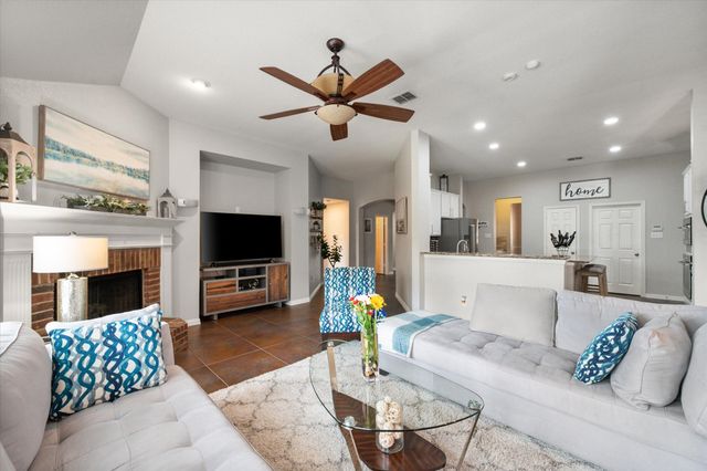 905 Killian Drive, Mansfield, TX 76063