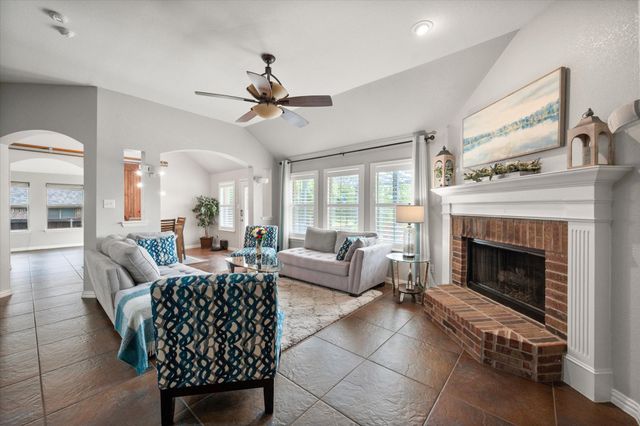 905 Killian Drive, Mansfield, TX 76063
