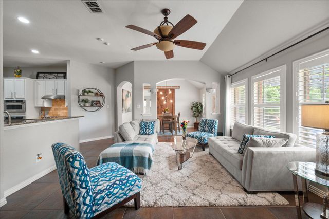905 Killian Drive, Mansfield, TX 76063