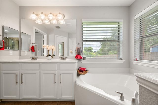 905 Killian Drive, Mansfield, TX 76063