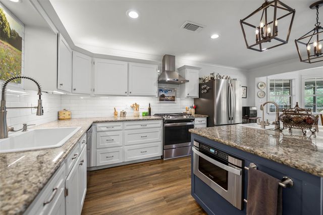 9910 Caddo Trail, Magnolia, TX 77354