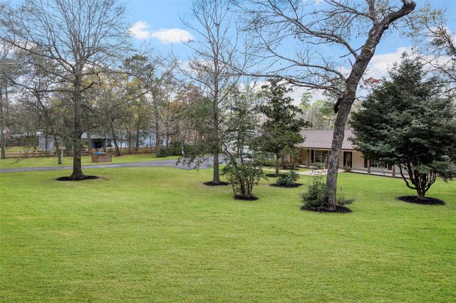 9910 Caddo Trail, Magnolia, TX 77354