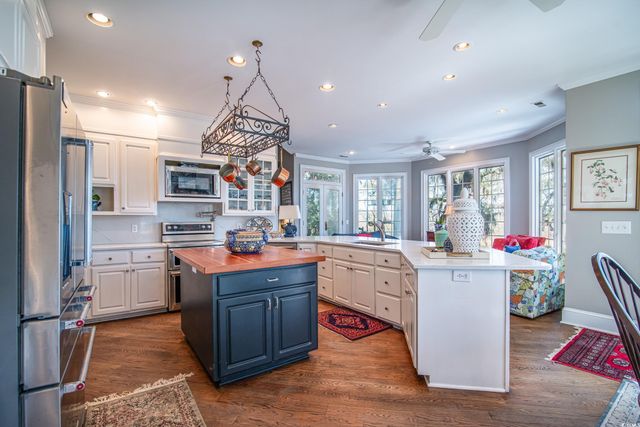 762 Wraggs Ferry Rd., Georgetown, SC 29440