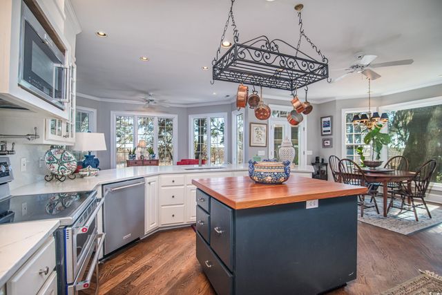 762 Wraggs Ferry Rd., Georgetown, SC 29440