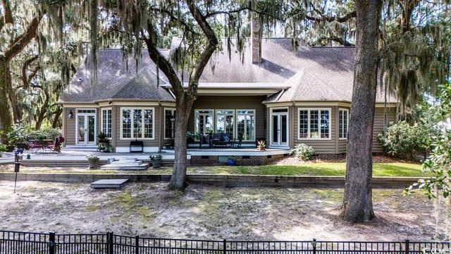 762 Wraggs Ferry Rd., Georgetown, SC 29440