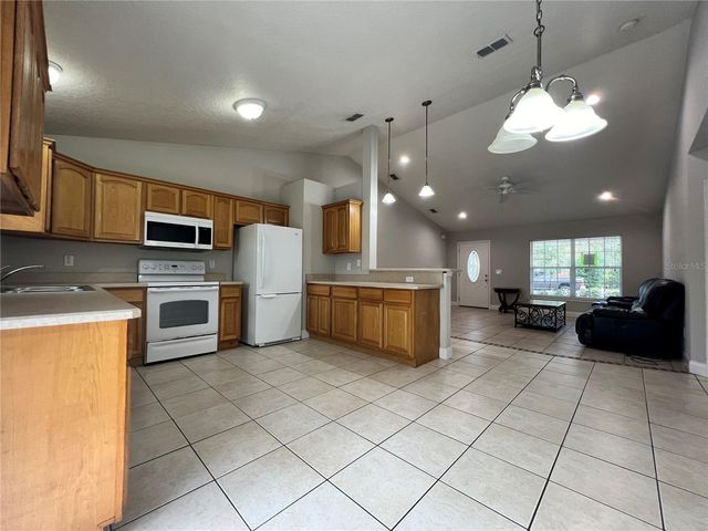 2336 W ORANGE ROAD, Deland, FL 32724