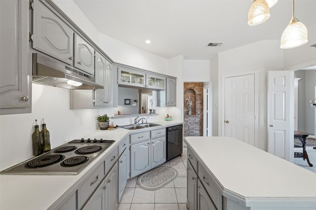 410 Morning Dove Drive, Duncanville, TX 75137