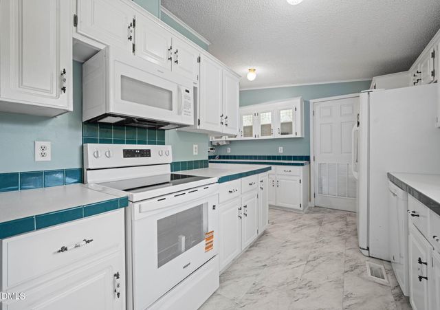 913 Silas Moore Road, Benson, NC 27504