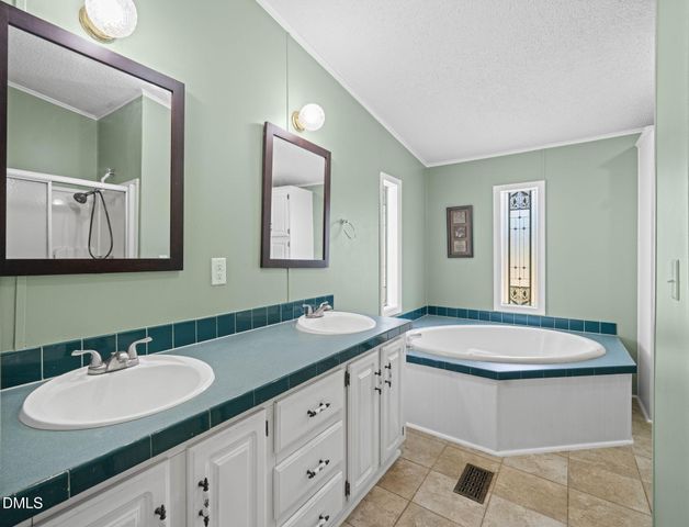 913 Silas Moore Road, Benson, NC 27504