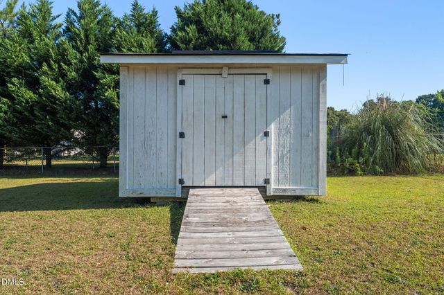 913 Silas Moore Road, Benson, NC 27504