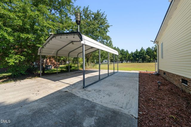 913 Silas Moore Road, Benson, NC 27504
