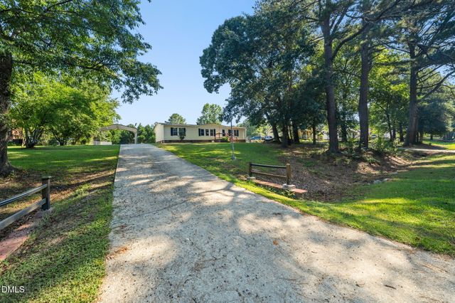913 Silas Moore Road, Benson, NC 27504