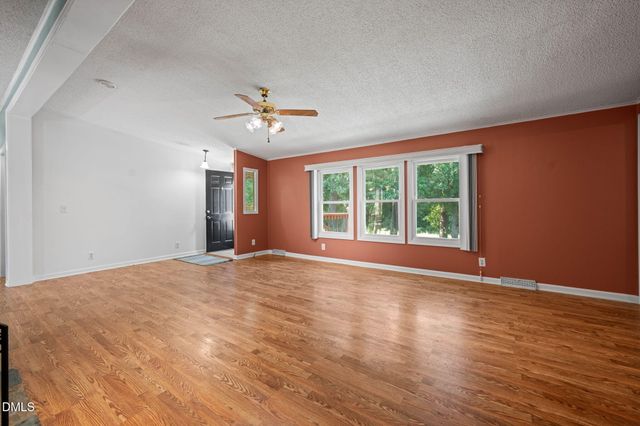 913 Silas Moore Road, Benson, NC 27504