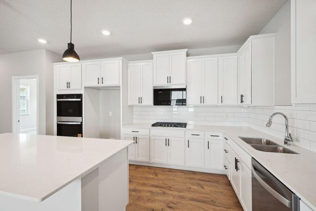 17250 Dimension Avenue, Lakeville, MN 55044