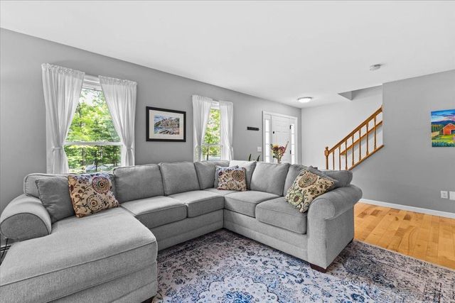 4 Greenbriar Drive, Essex, VT 05452