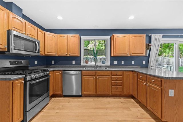 4 Greenbriar Drive, Essex, VT 05452