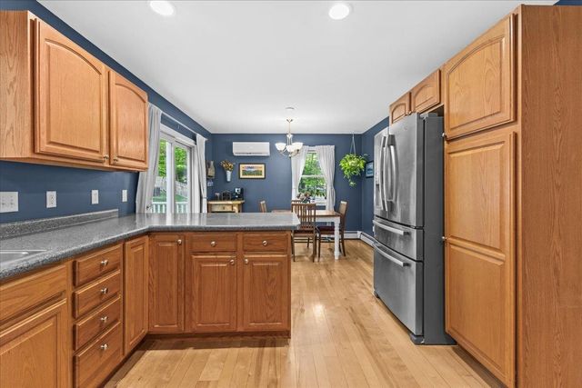 4 Greenbriar Drive, Essex, VT 05452