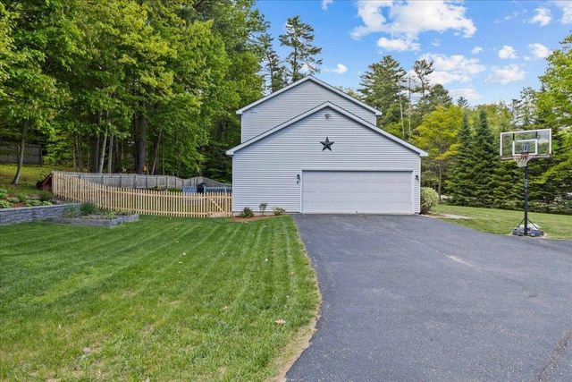 4 Greenbriar Drive, Essex, VT 05452