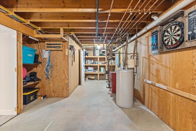 4 Greenbriar Drive, Essex, VT 05452