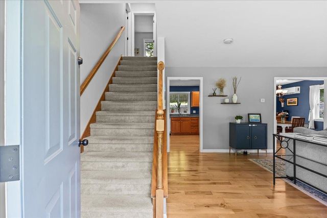 4 Greenbriar Drive, Essex, VT 05452