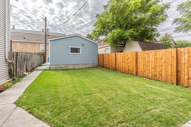 1407 W Fuller Street, Chicago, IL 60608