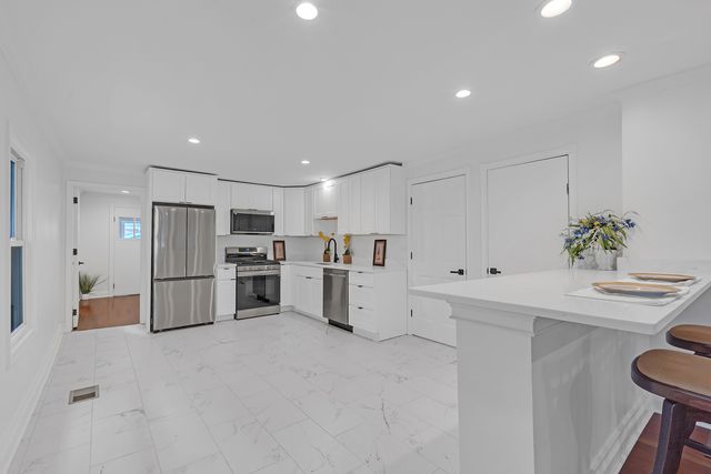 1407 W Fuller Street, Chicago, IL 60608