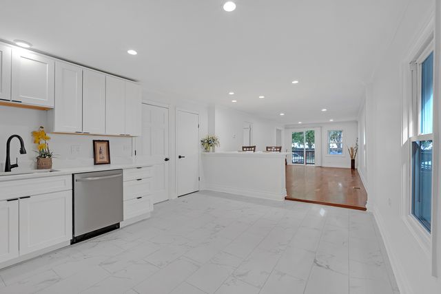 1407 W Fuller Street, Chicago, IL 60608