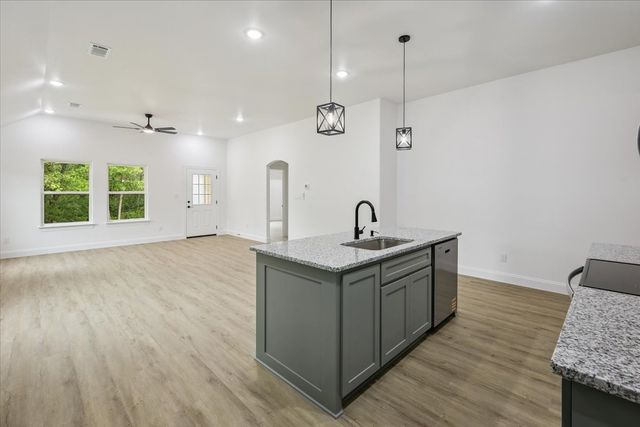 111 N Oak Street, Ector, TX 75439