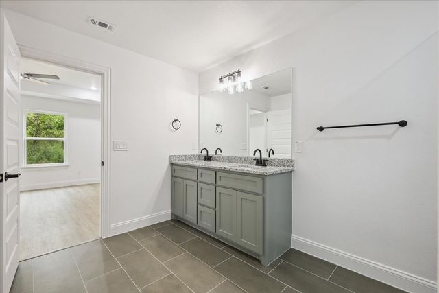 111 N Oak Street, Ector, TX 75439