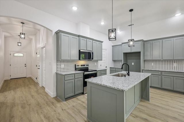 111 N Oak Street, Ector, TX 75439